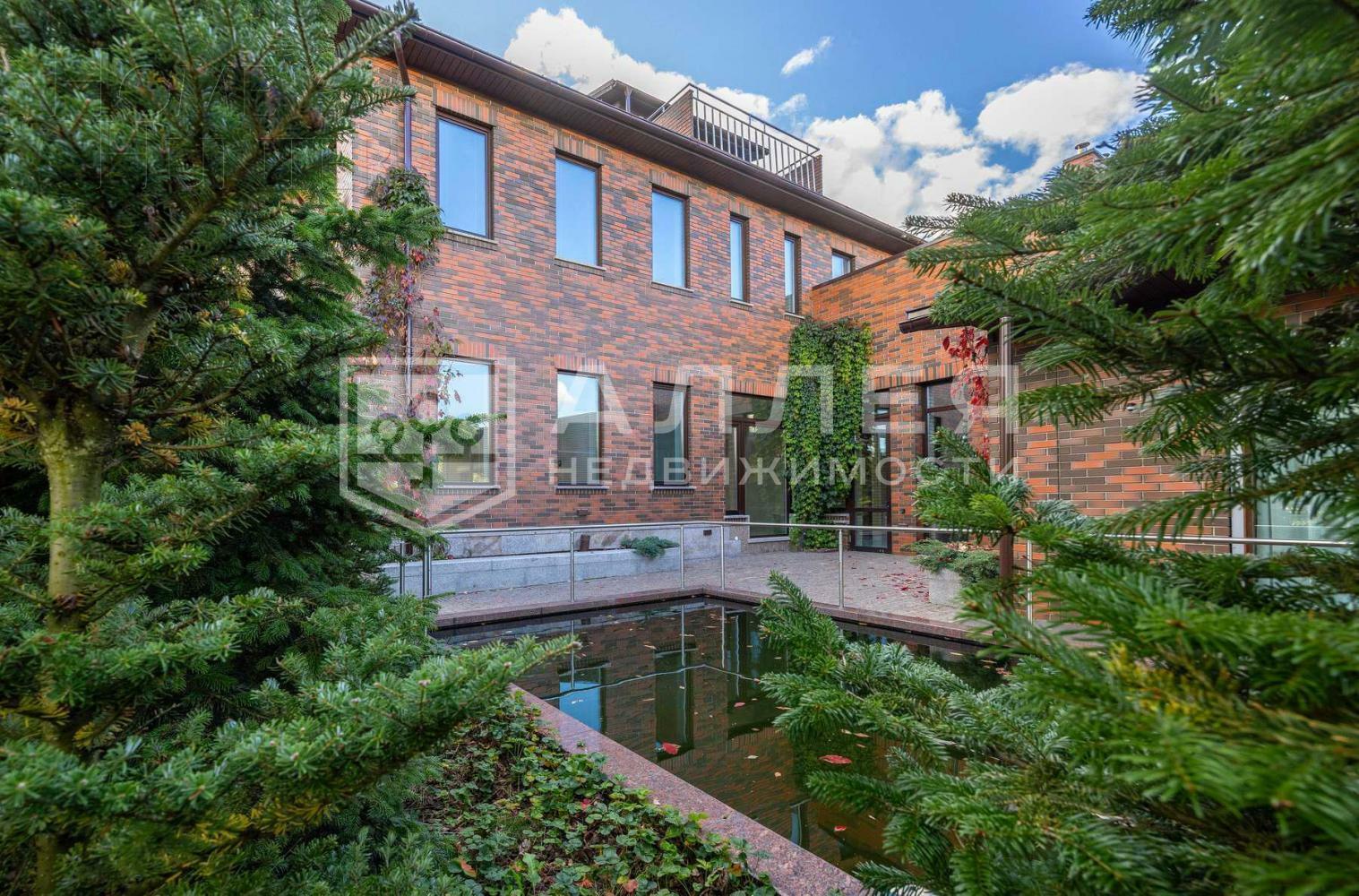 2-этажный коттедж 540 м² с отделкой