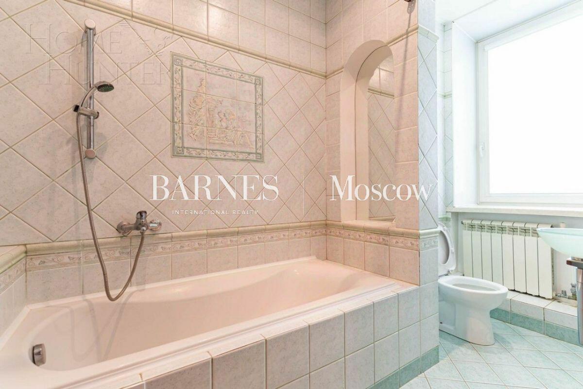 2-этажный коттедж 350 м² с отделкой