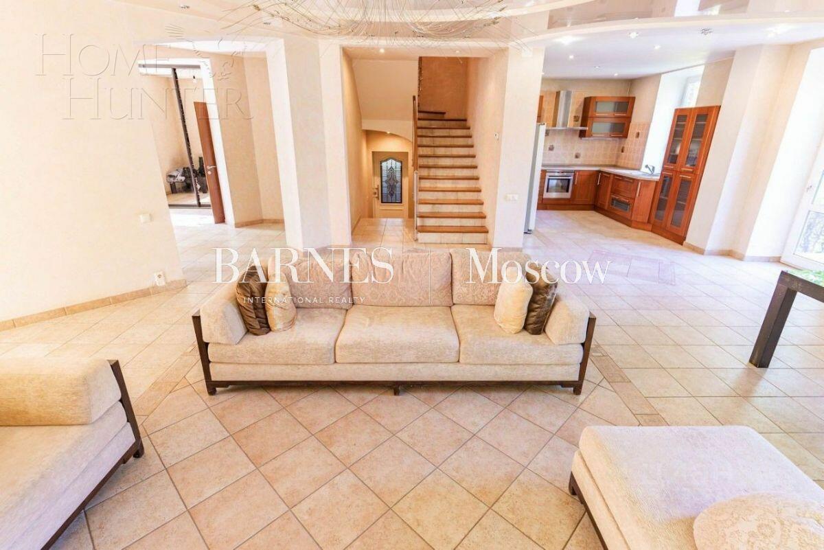 2-этажный коттедж 350 м² с отделкой