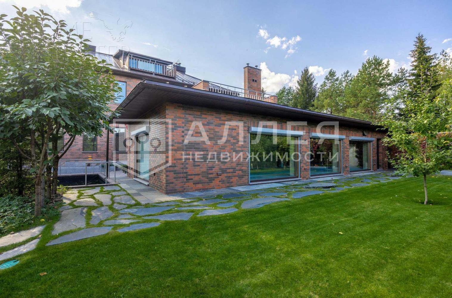 2-этажный коттедж 540 м² с отделкой