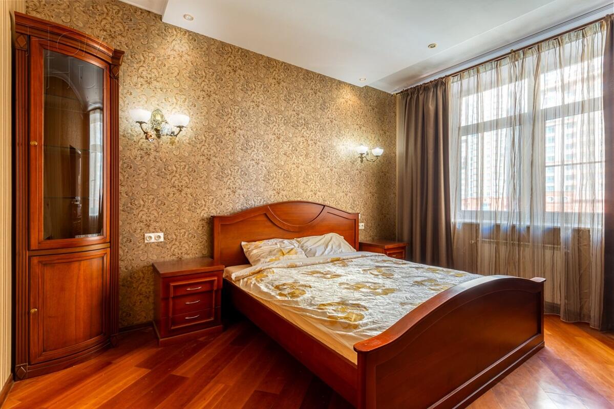 5-КОМН. КВАРТИРА С ОТДЕЛКОЙ 200 М² НА 4 ЭТАЖЕ