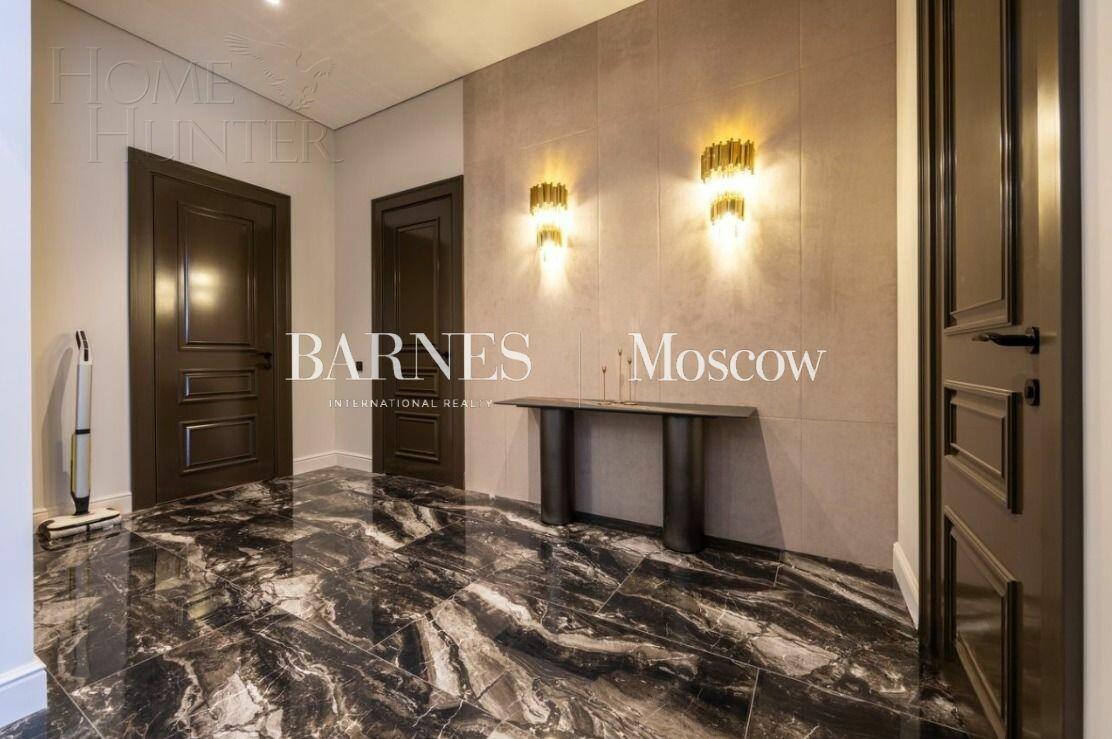 2-этажный коттедж 995 м² с отделкой