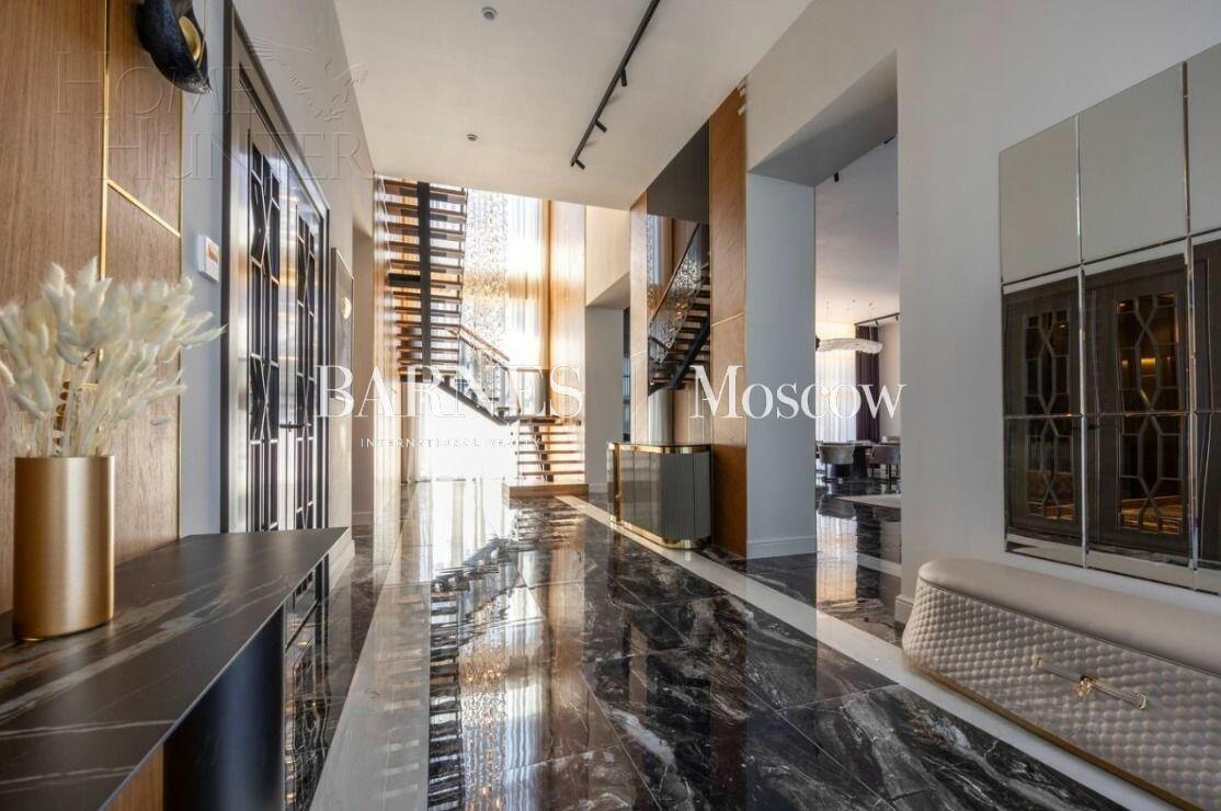 2-этажный коттедж 995 м² с отделкой