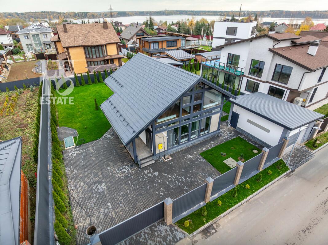 2-этажный коттедж 170 м² с отделкой