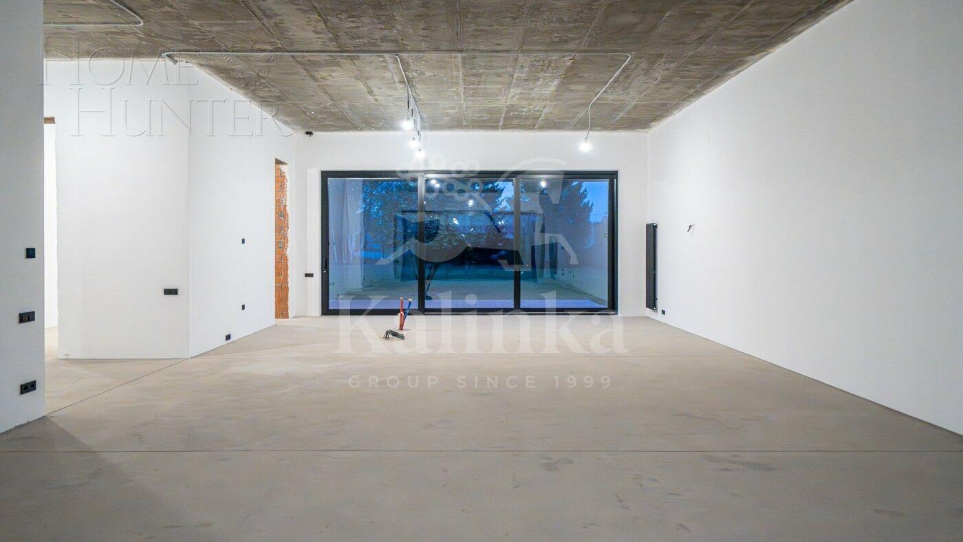 3-этажный коттедж 1 223 м² без отделки