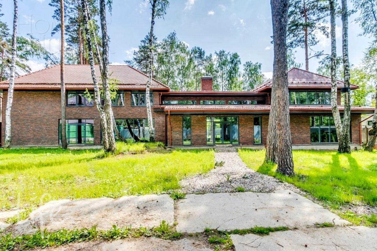 2-этажный коттедж 974 м² без отделки