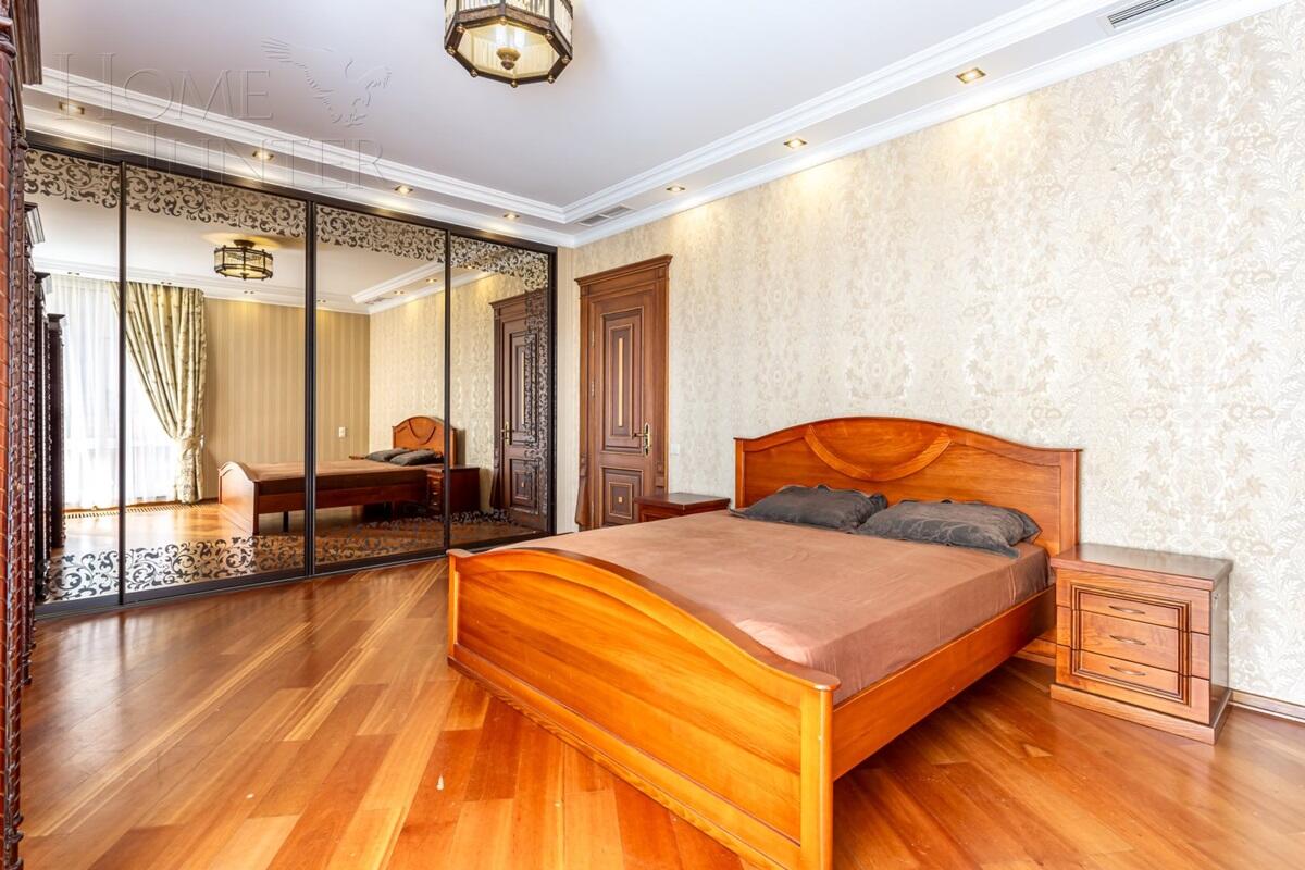 5-КОМН. КВАРТИРА С ОТДЕЛКОЙ 200 М² НА 4 ЭТАЖЕ