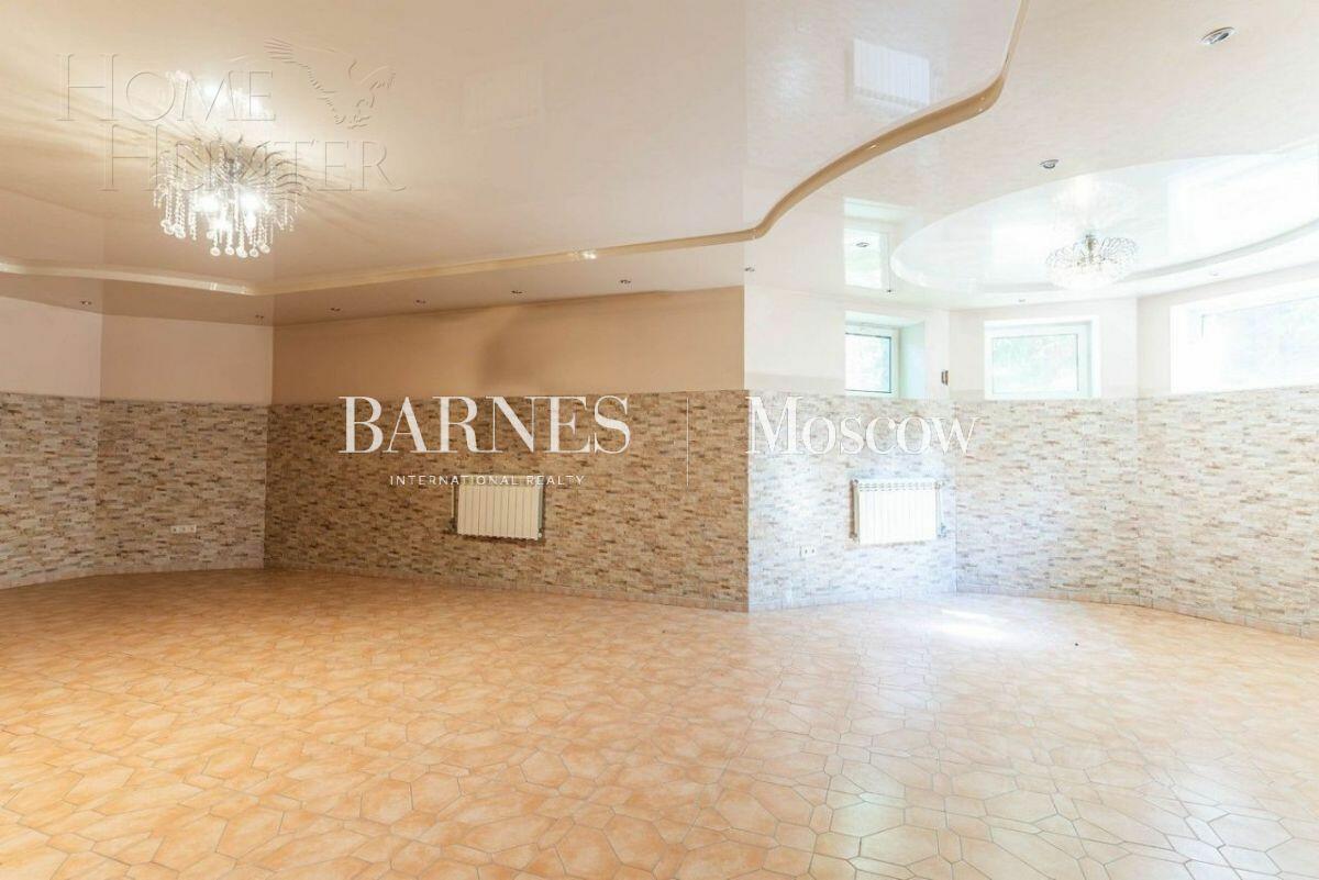 2-этажный коттедж 350 м² с отделкой