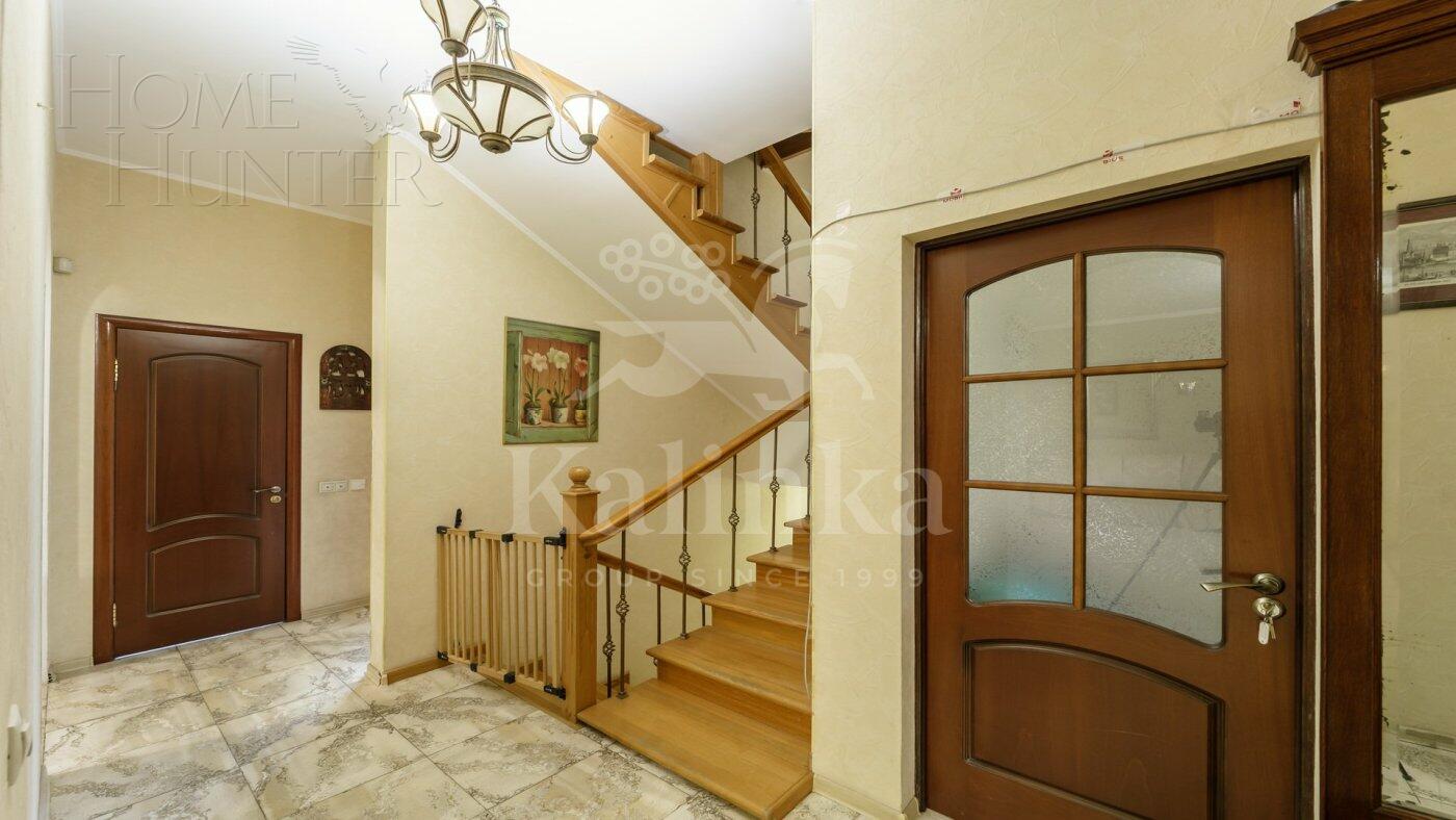 2-этажный коттедж 338.5 м² с отделкой