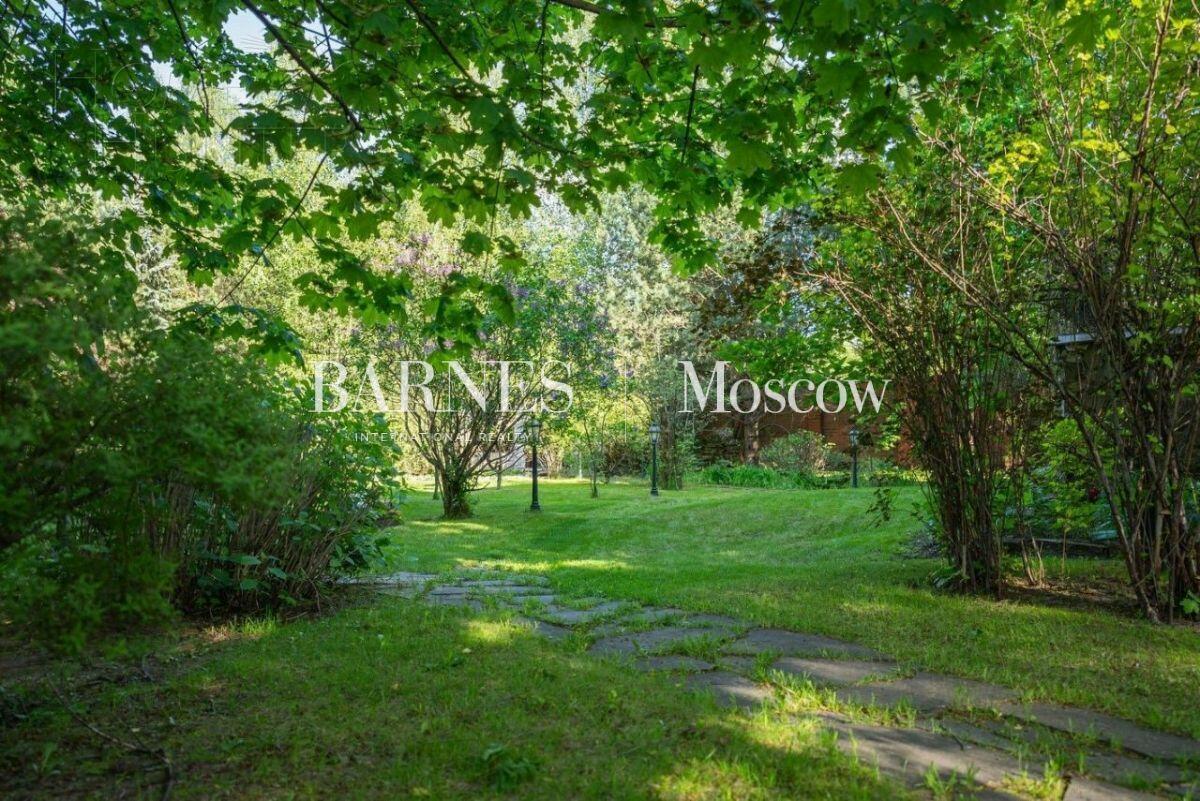 2-этажный коттедж 350 м² с отделкой