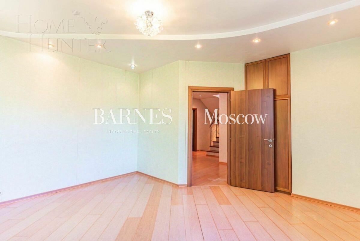 2-этажный коттедж 350 м² с отделкой