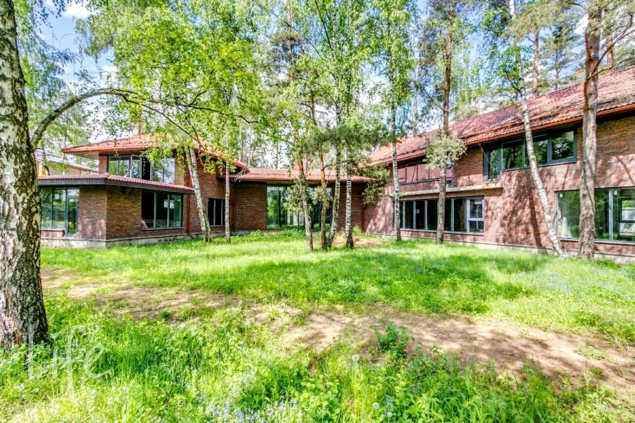 2-этажный коттедж 974 м² без отделки