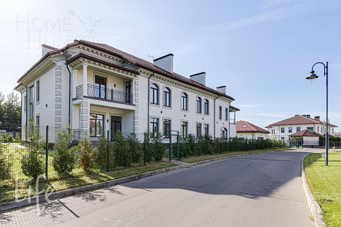 2-этажный коттедж 1 327 м² с отделкой