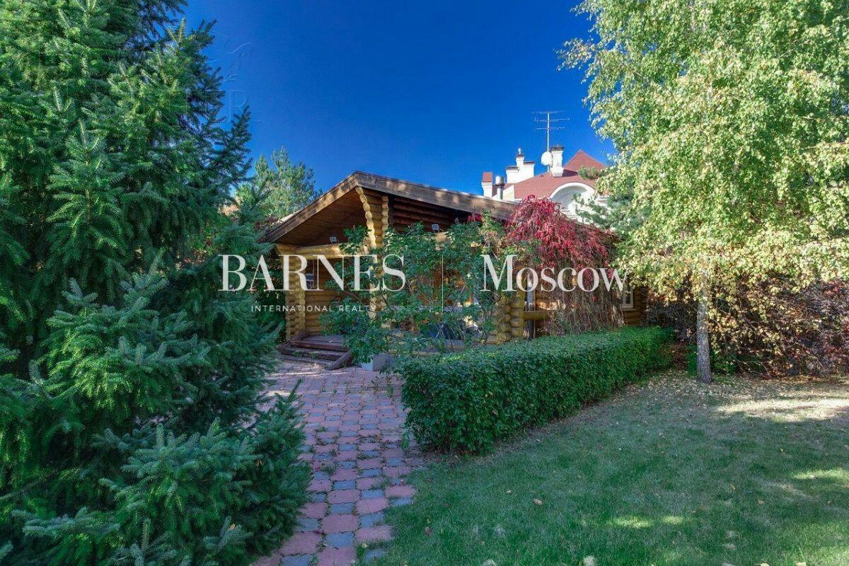 2-этажный коттедж 550 м² с отделкой