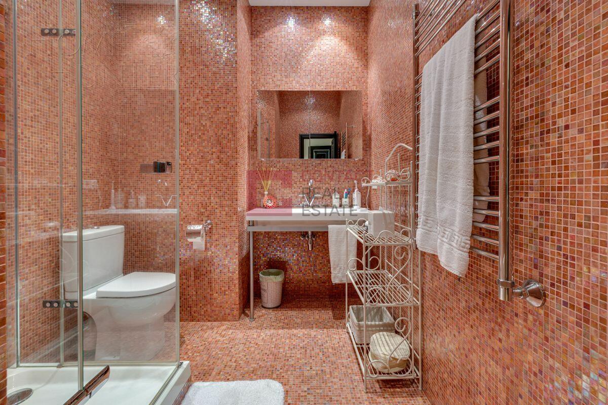 2-этажный коттедж 1 135 м² с отделкой