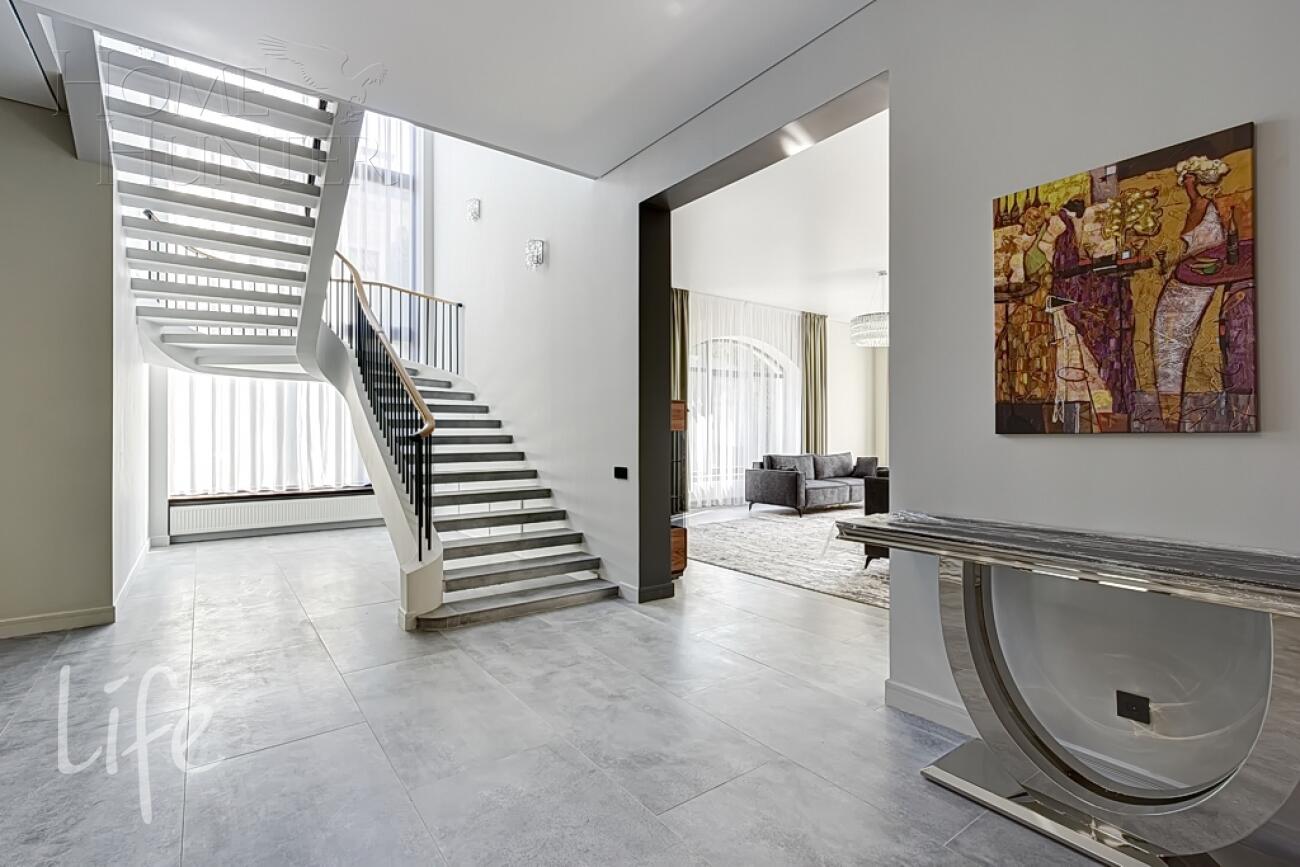 2-этажный коттедж 1 327 м² с отделкой