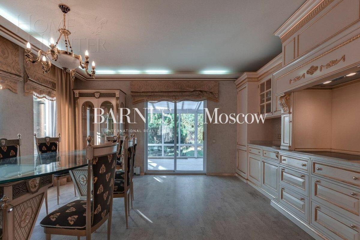 2-этажный коттедж 550 м² с отделкой