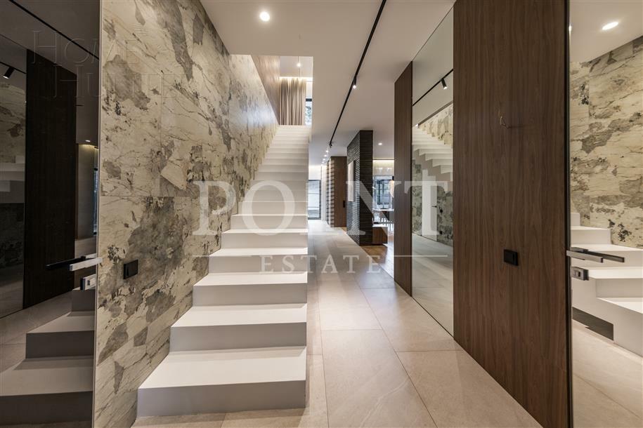 2-этажный коттедж 216 м² с отделкой