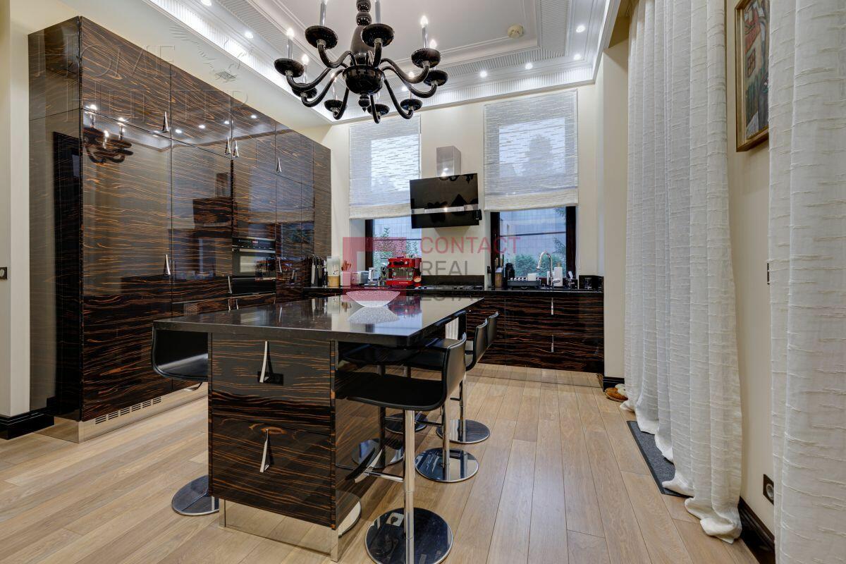 2-этажный коттедж 1 135 м² с отделкой