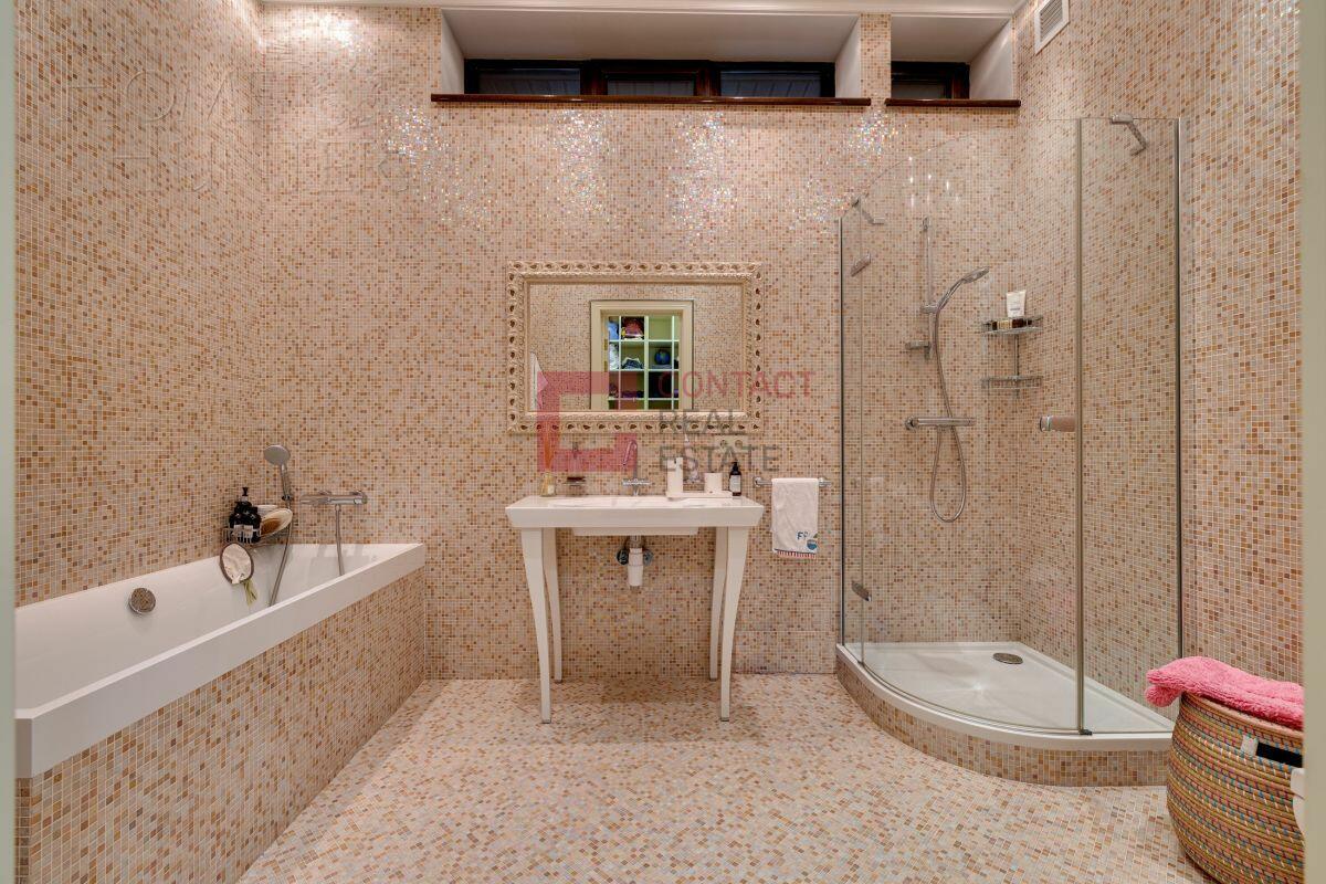 2-этажный коттедж 1 135 м² с отделкой