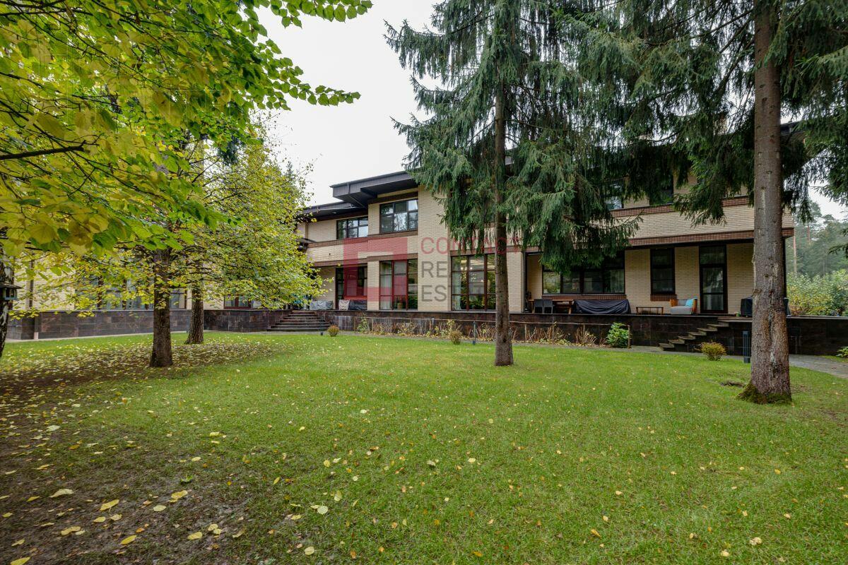 2-этажный коттедж 1 135 м² с отделкой