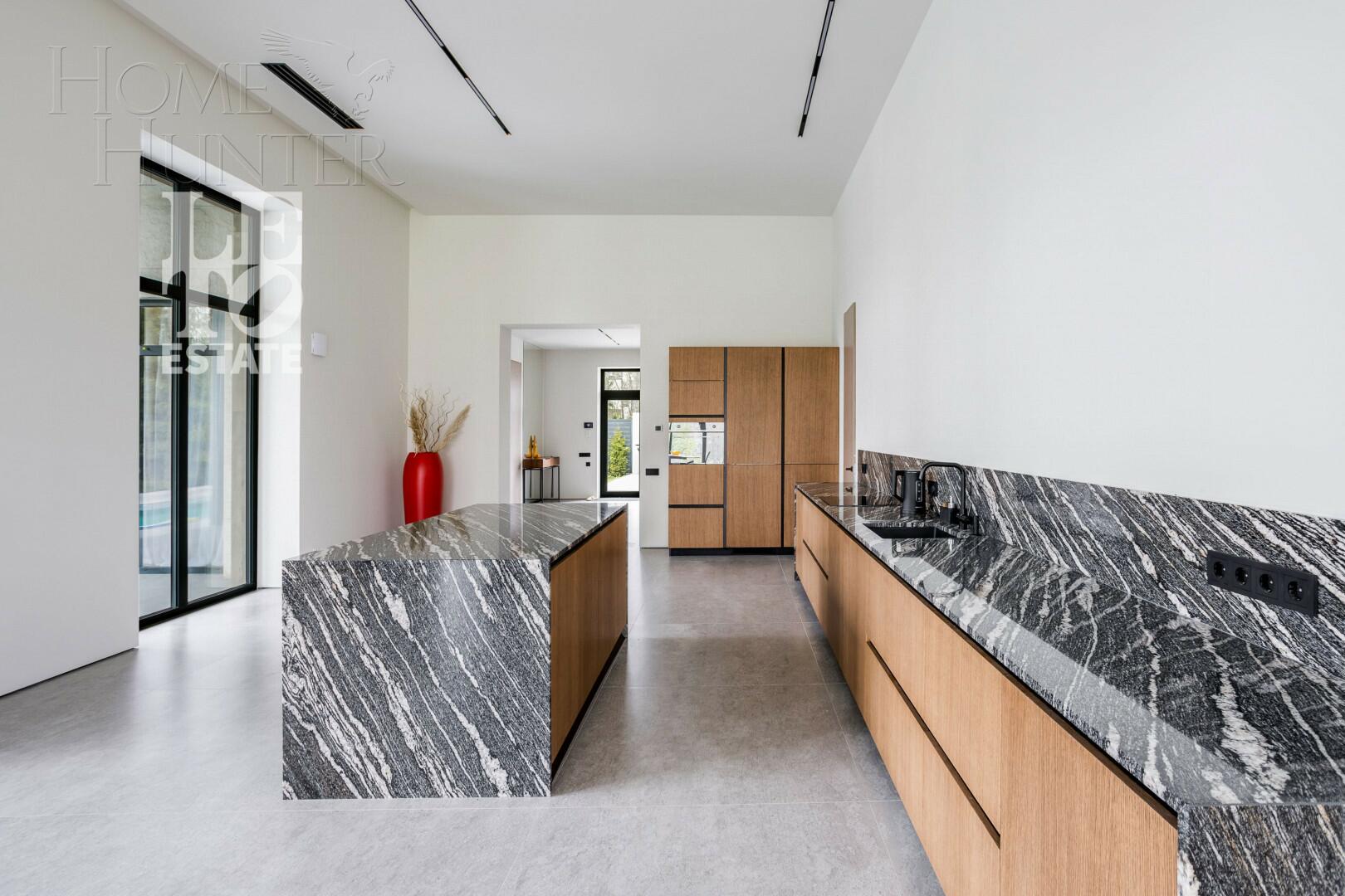 1-этажный коттедж 440 м² с отделкой