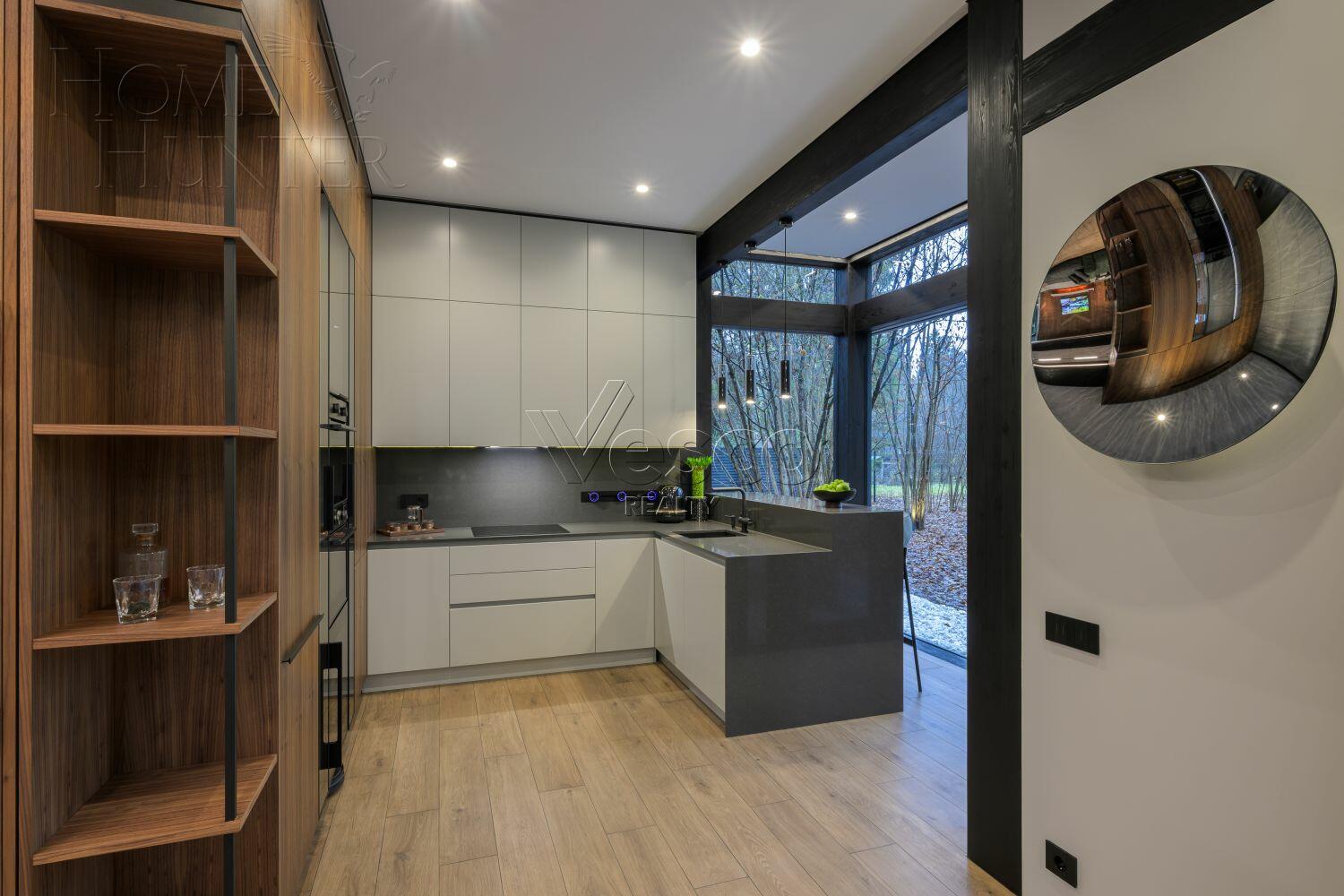 2-этажный коттедж 325 м² с отделкой