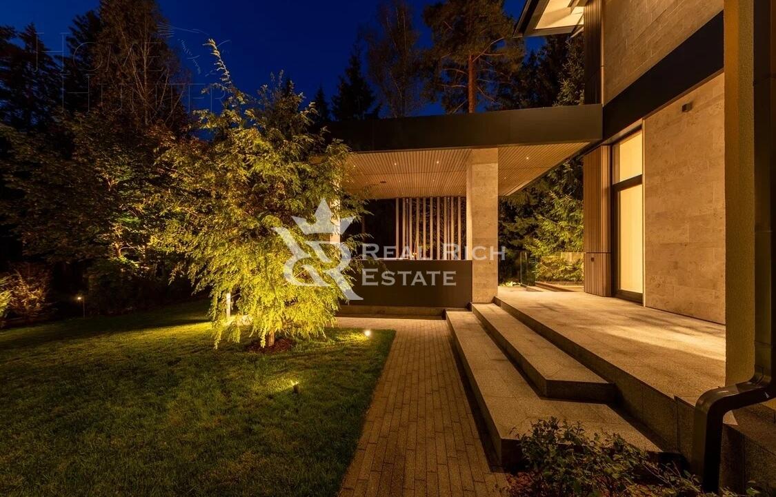 2-этажный коттедж 1 200 м² с отделкой