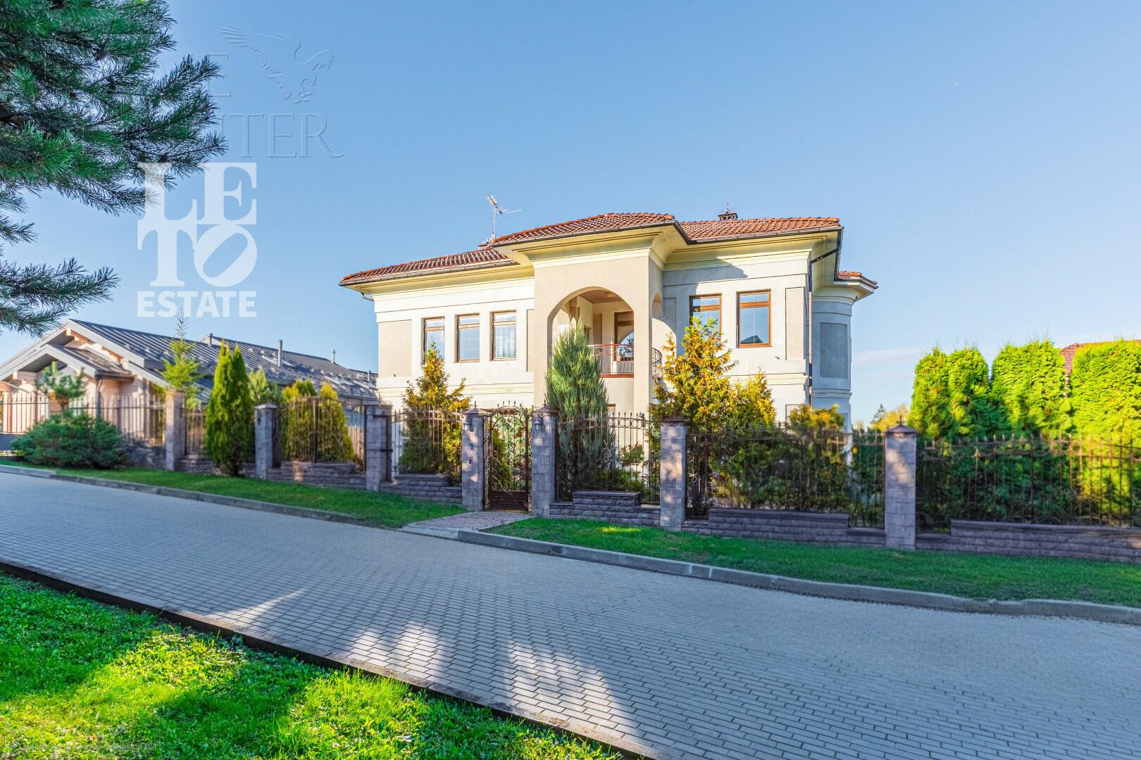 2-этажный коттедж 740 м² с отделкой