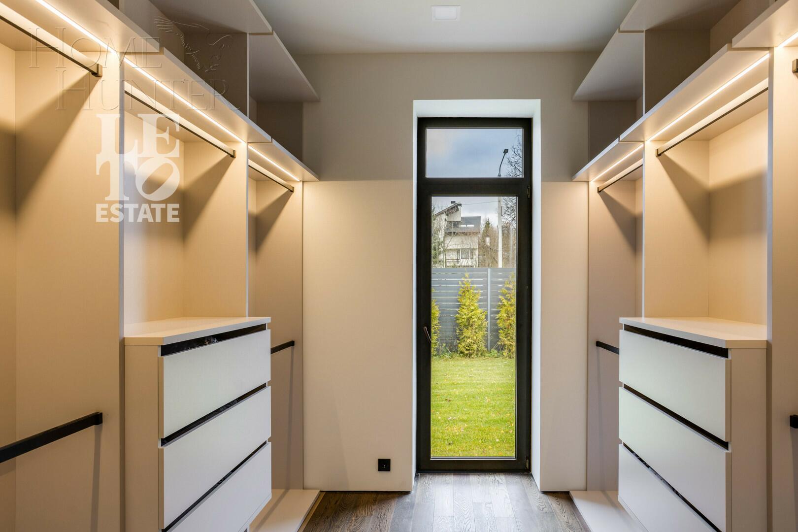 1-этажный коттедж 440 м² с отделкой