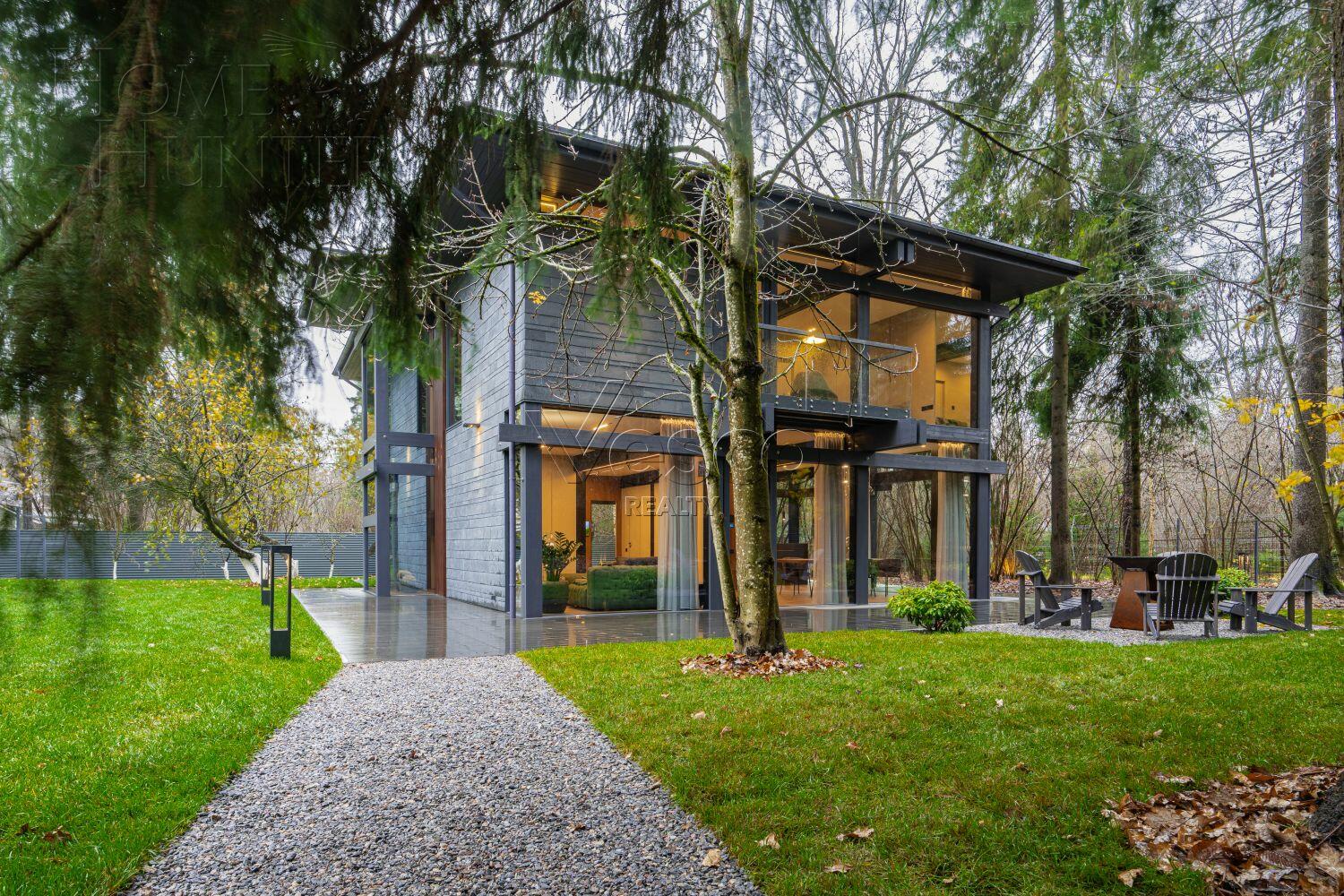 2-этажный коттедж 325 м² с отделкой