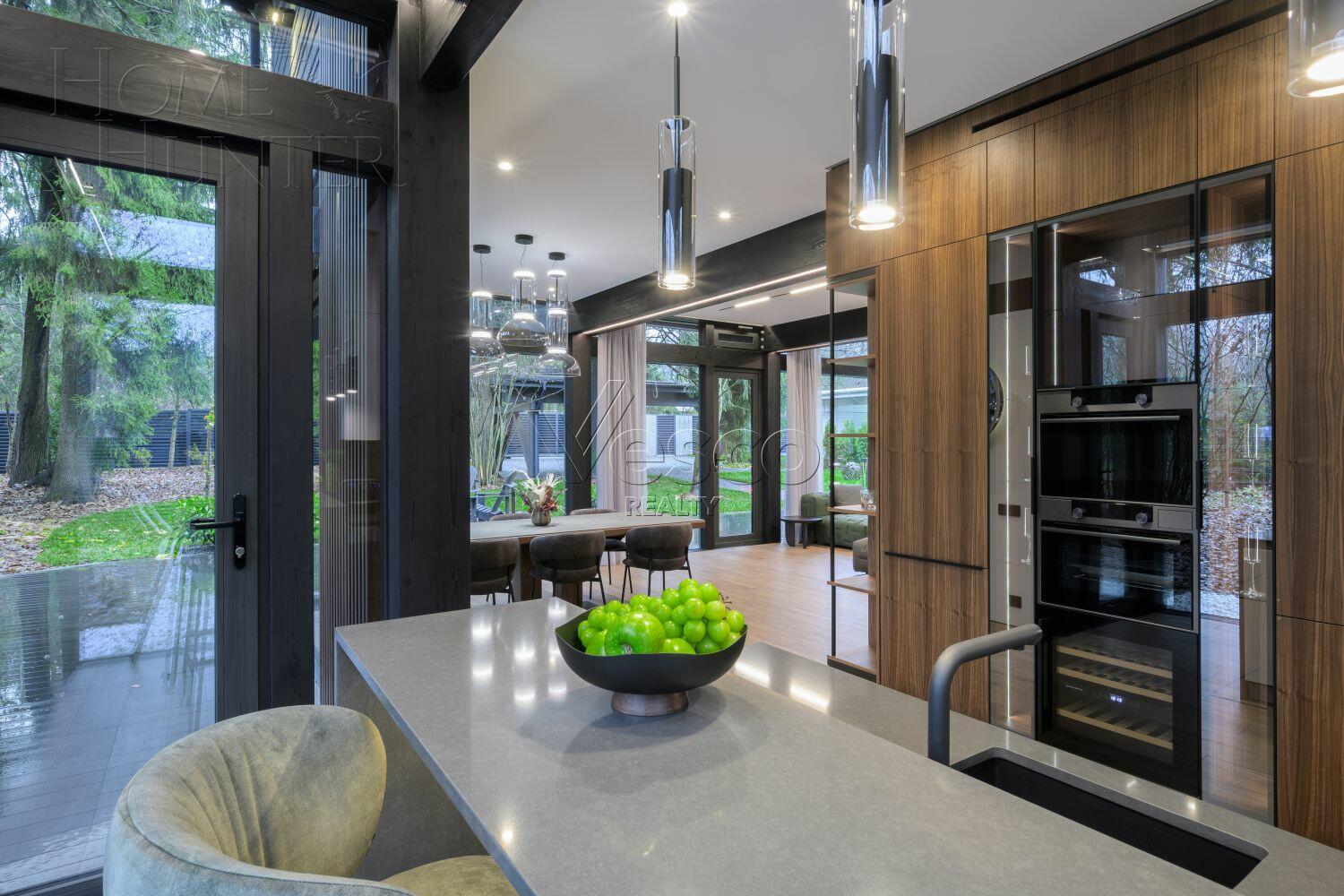 2-этажный коттедж 325 м² с отделкой