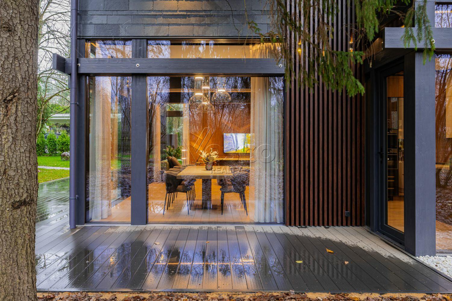 2-этажный коттедж 325 м² с отделкой