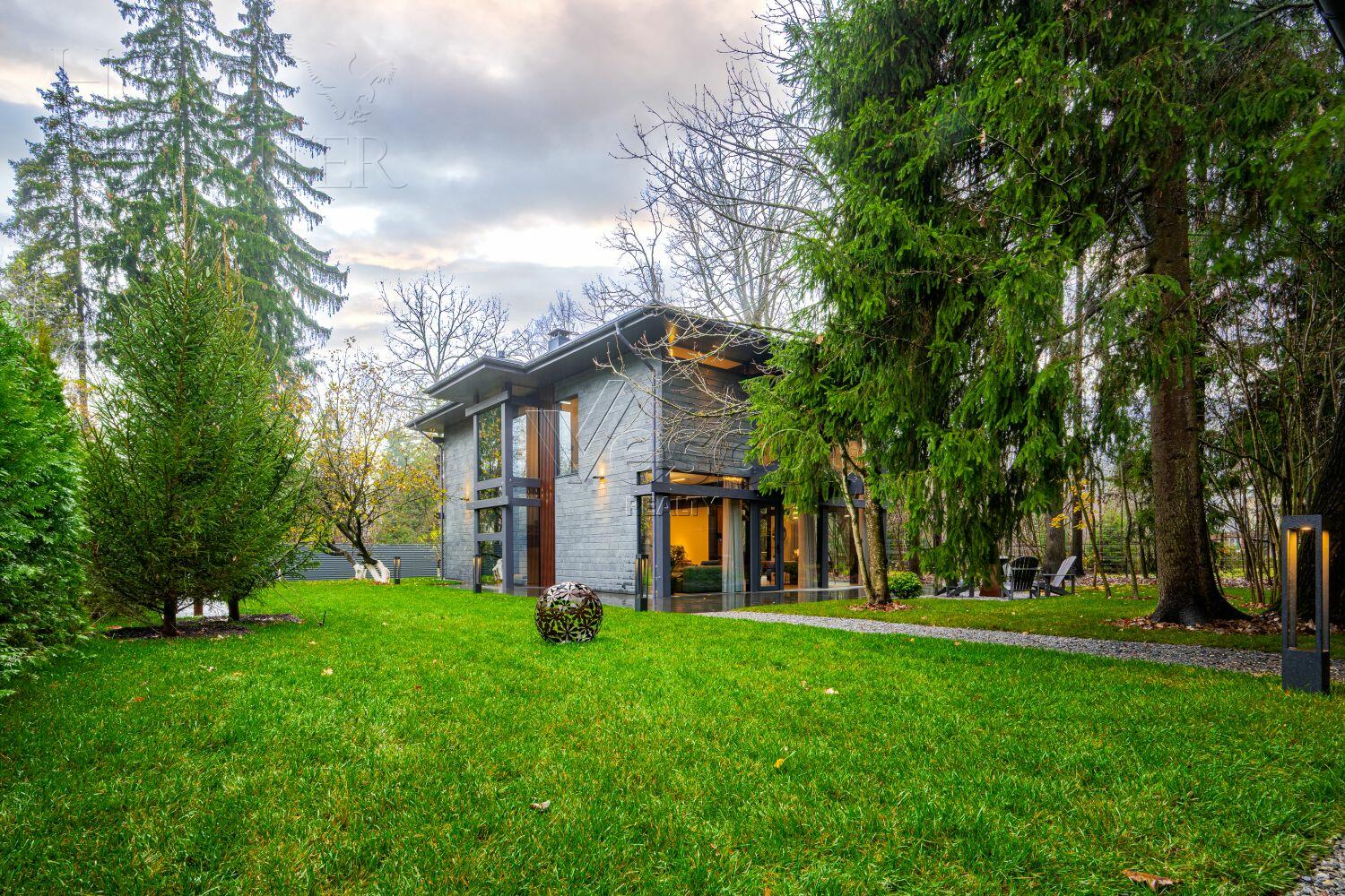 2-этажный коттедж 325 м² с отделкой