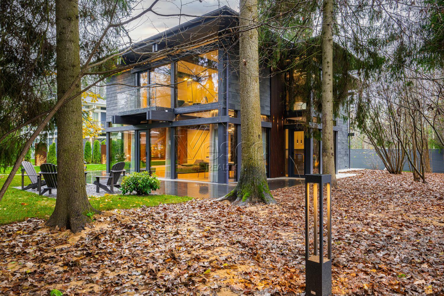 2-этажный коттедж 325 м² с отделкой