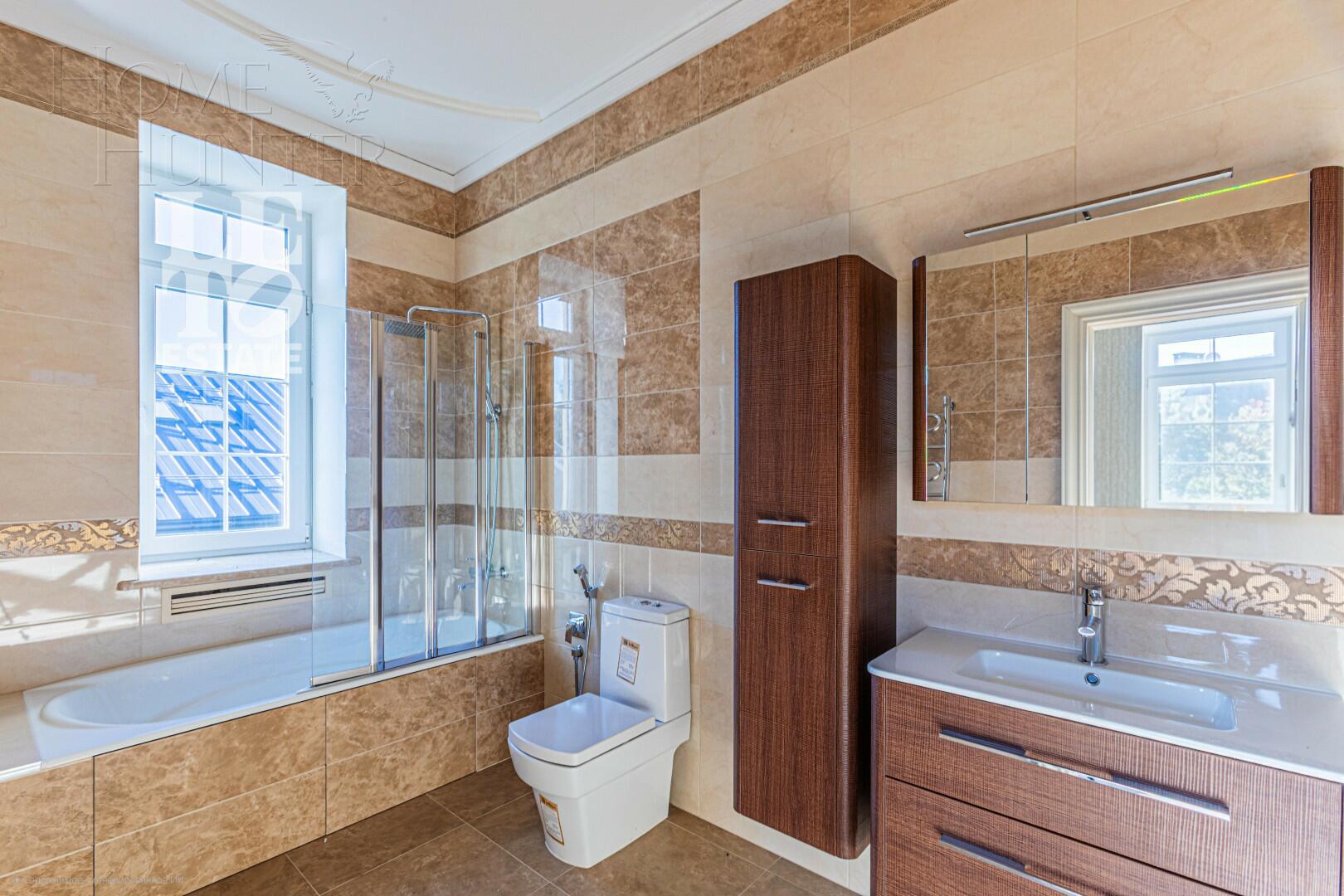 2-этажный коттедж 740 м² с отделкой