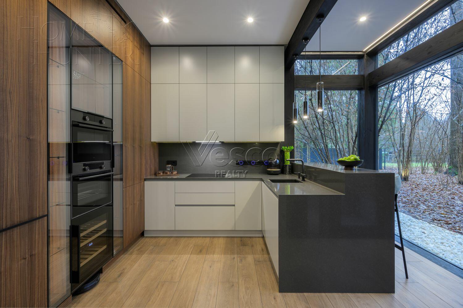 2-этажный коттедж 325 м² с отделкой