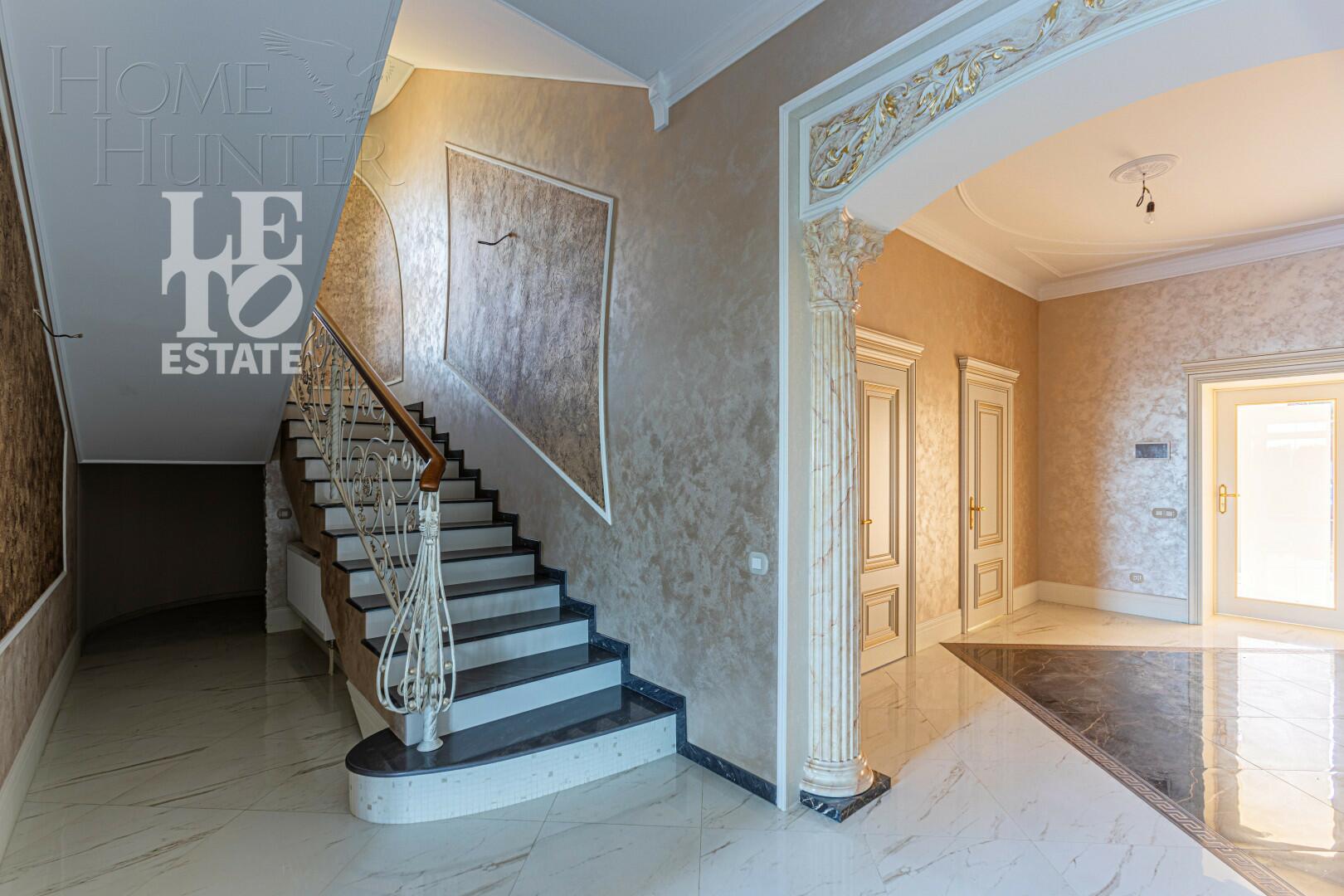 2-этажный коттедж 740 м² с отделкой