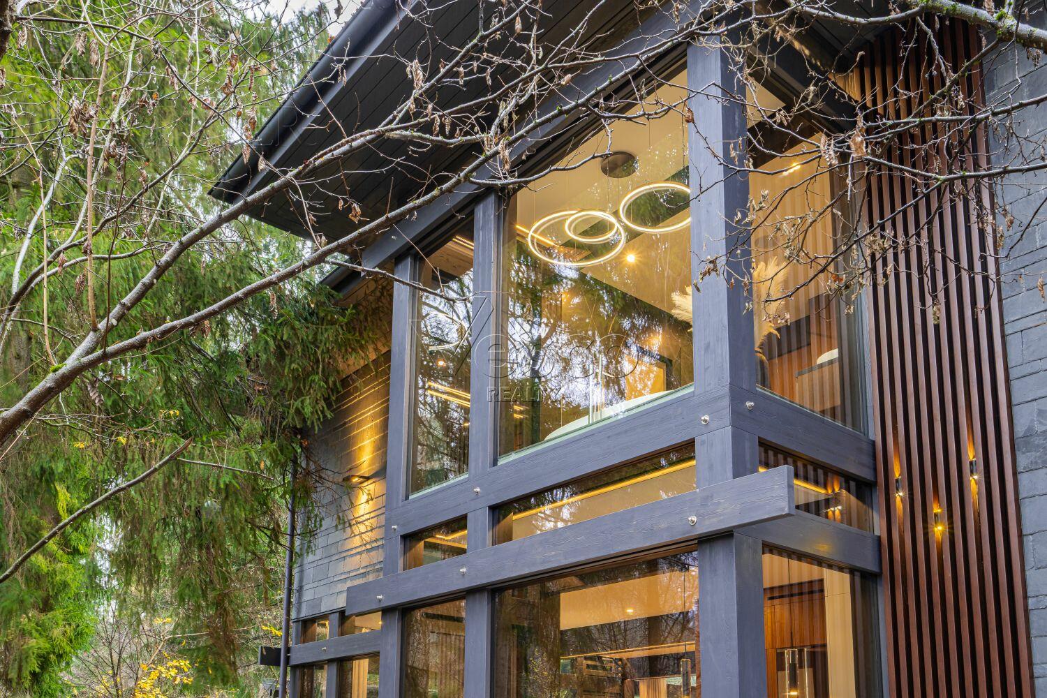 2-этажный коттедж 325 м² с отделкой