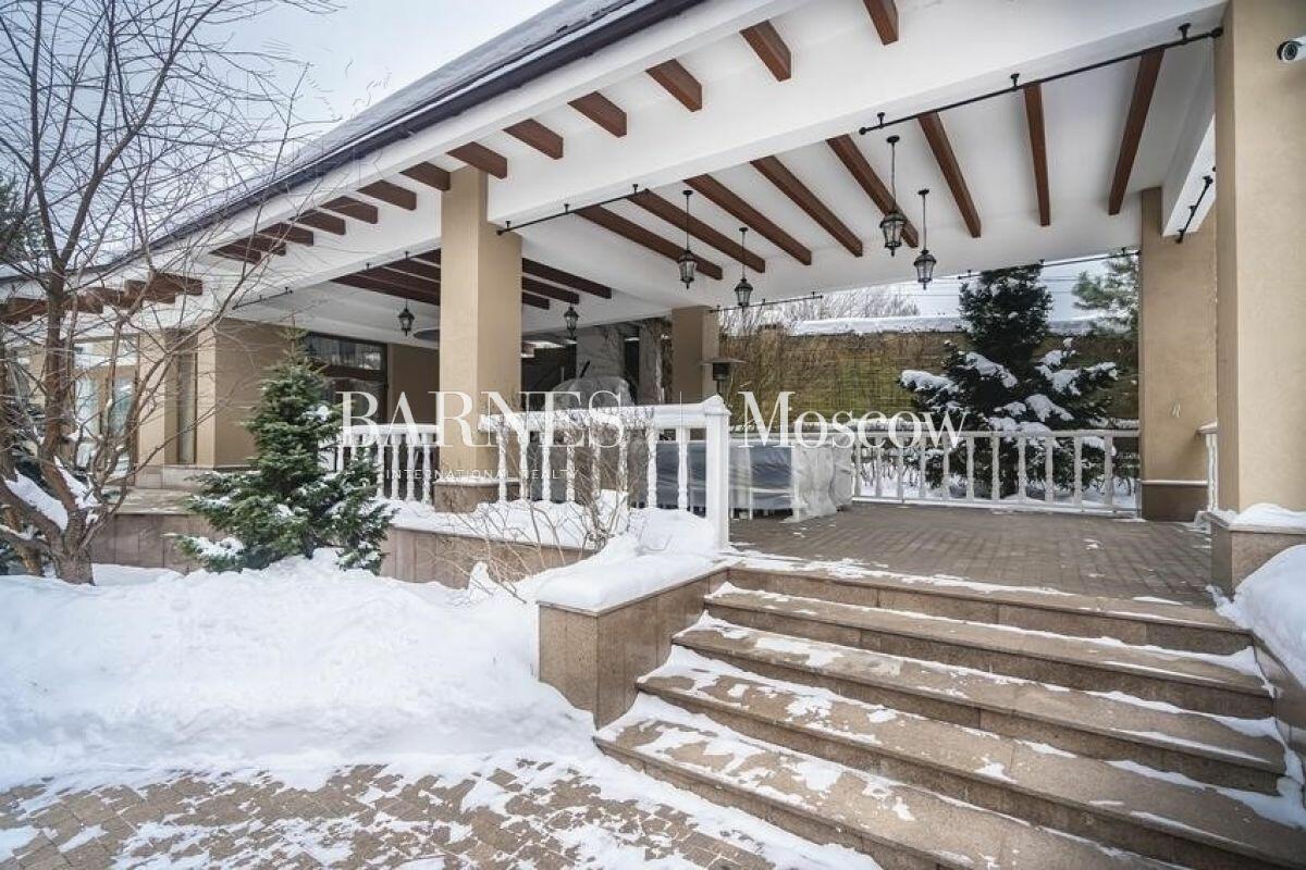 2-этажный коттедж 1 000 м² с отделкой