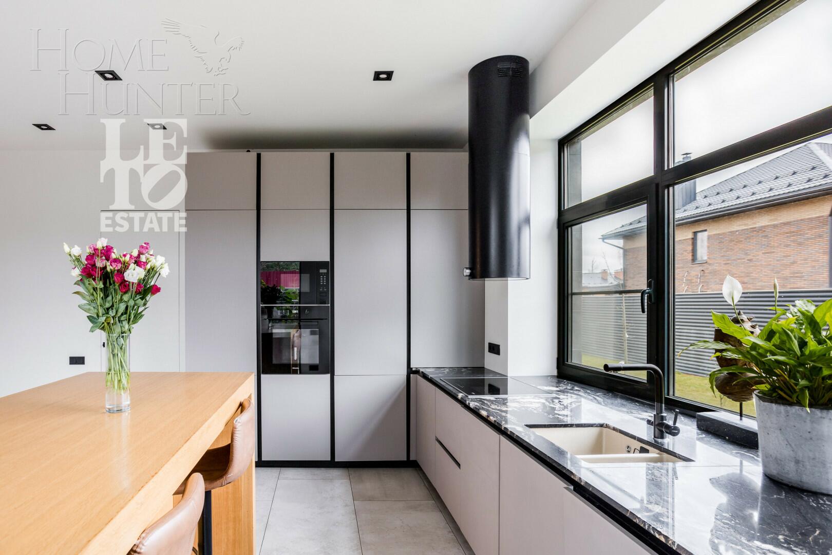 2-этажный коттедж 450 м² с отделкой