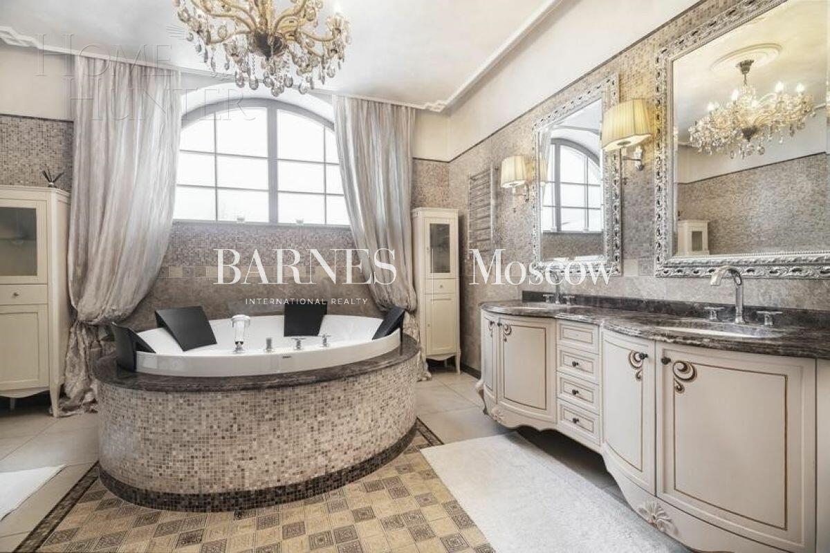 2-этажный коттедж 1 000 м² с отделкой