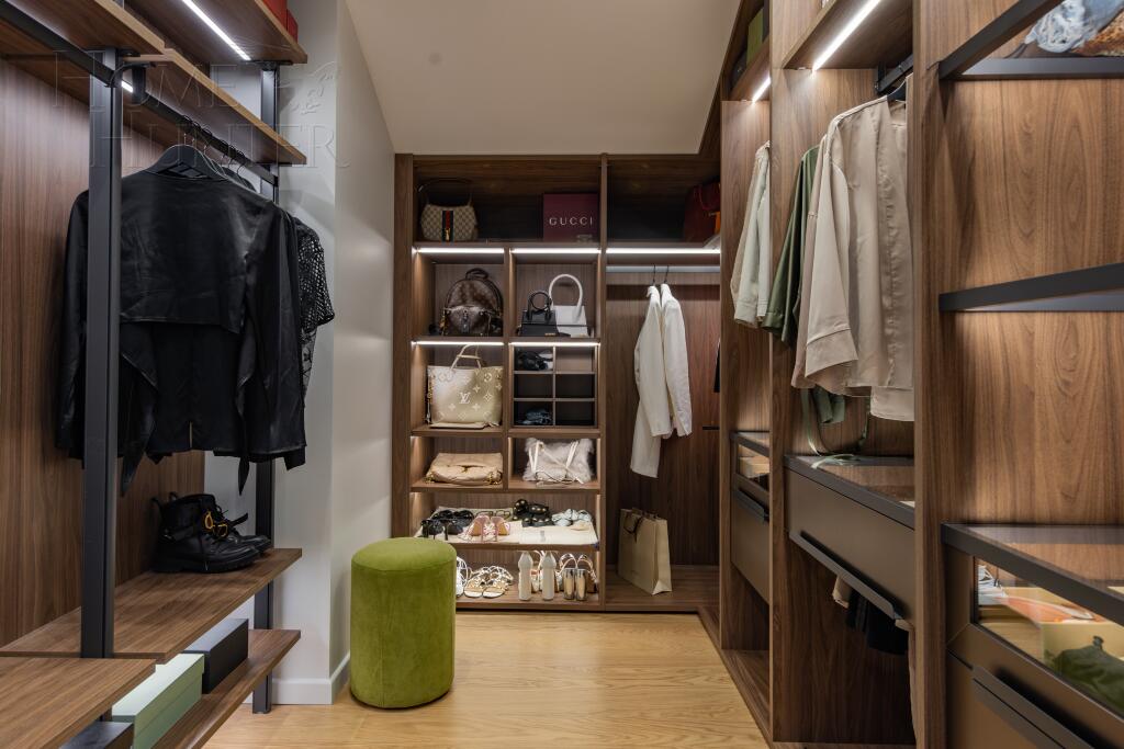 2-этажный коттедж 300 м² с отделкой