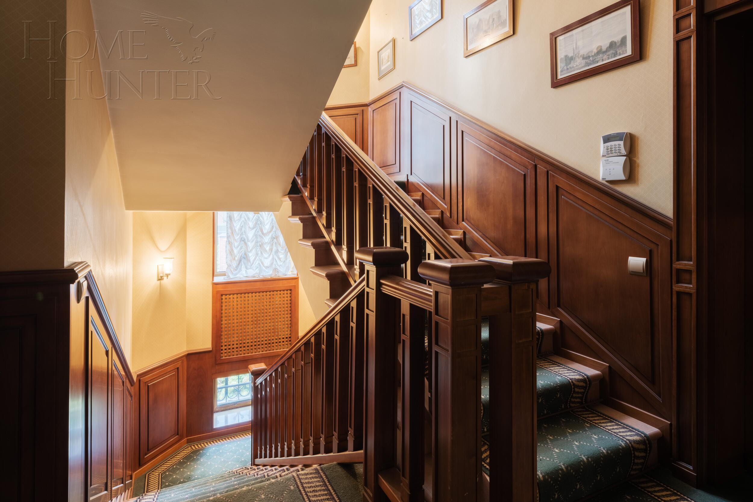 2-этажный коттедж 444 м² с отделкой