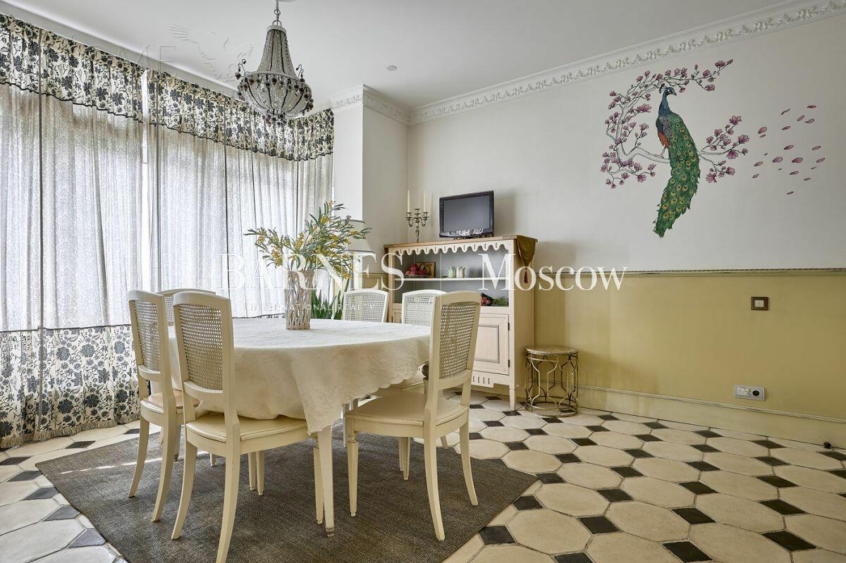 4-КОМН. КВАРТИРА С ОТДЕЛКОЙ 177.6 М² НА 10 ЭТАЖЕ