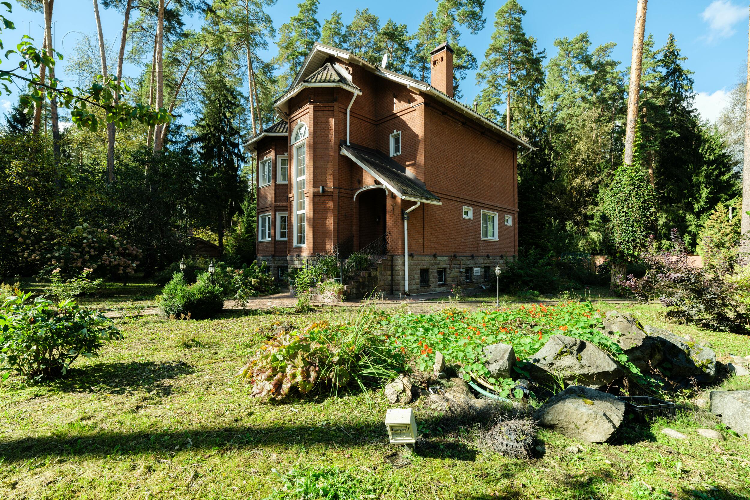 2-этажный коттедж 444 м² с отделкой