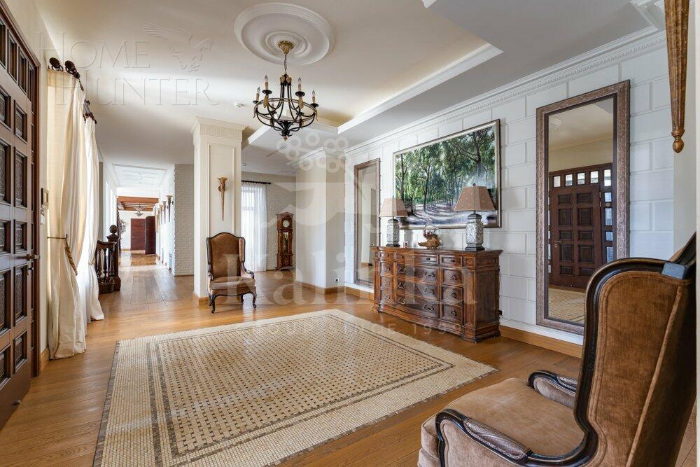 2-этажный коттедж 2 800 м² с отделкой