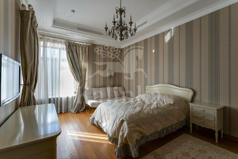 2-этажный коттедж 2 800 м² с отделкой