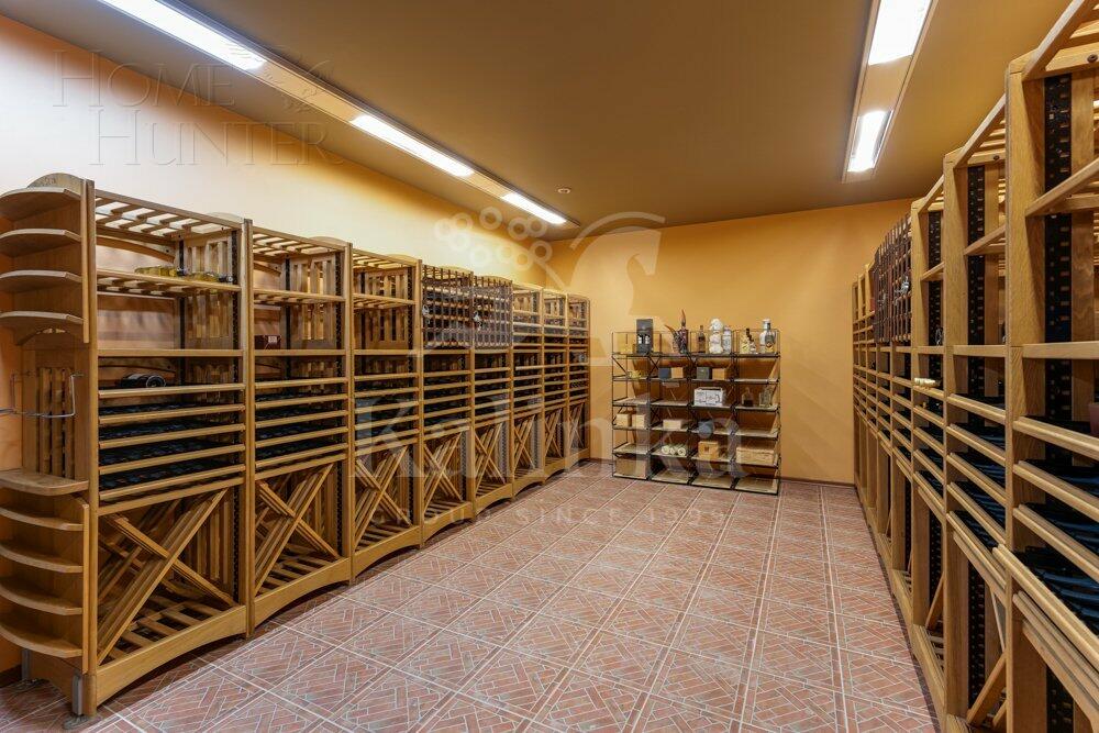 2-этажный коттедж 2 800 м² с отделкой