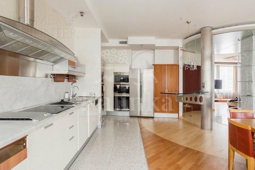 2-УРОВНЕВАЯ КВАРТИРА С ОТДЕЛКОЙ 246 М² НА 4 ЭТАЖЕ